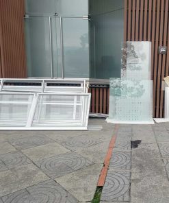 Desmonte de divisiones y puertas en vidrio templado m²